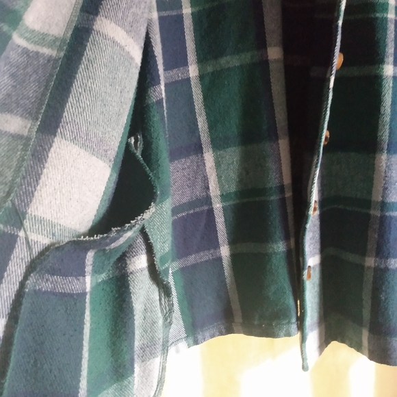 Women's Green Plaid 2XL Button Front Long Sleeved Shacket - Picture 5 of 8